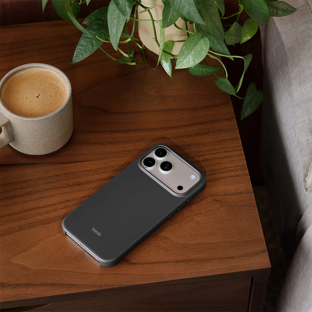 Beats iPhone 17 Series Case with MagSafe & Camera Control - Image 4