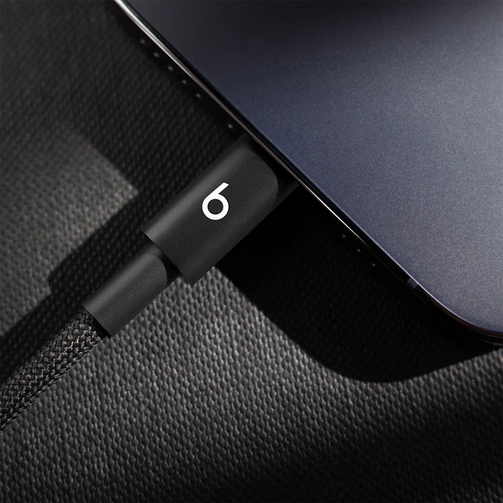 Beats USB-C to Lightning Woven Charging Cable 1.5m – Fast Charging, Tangle-Free, CarPlay Compatible - Image 4