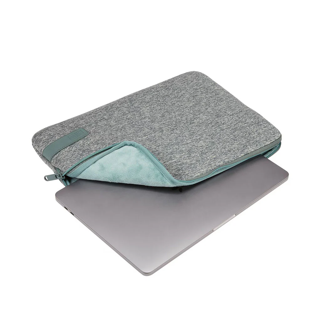 Case Logic REFMB-113 Reflect 13-inch MacBook Pro Sleeve - Balsam - Image 3