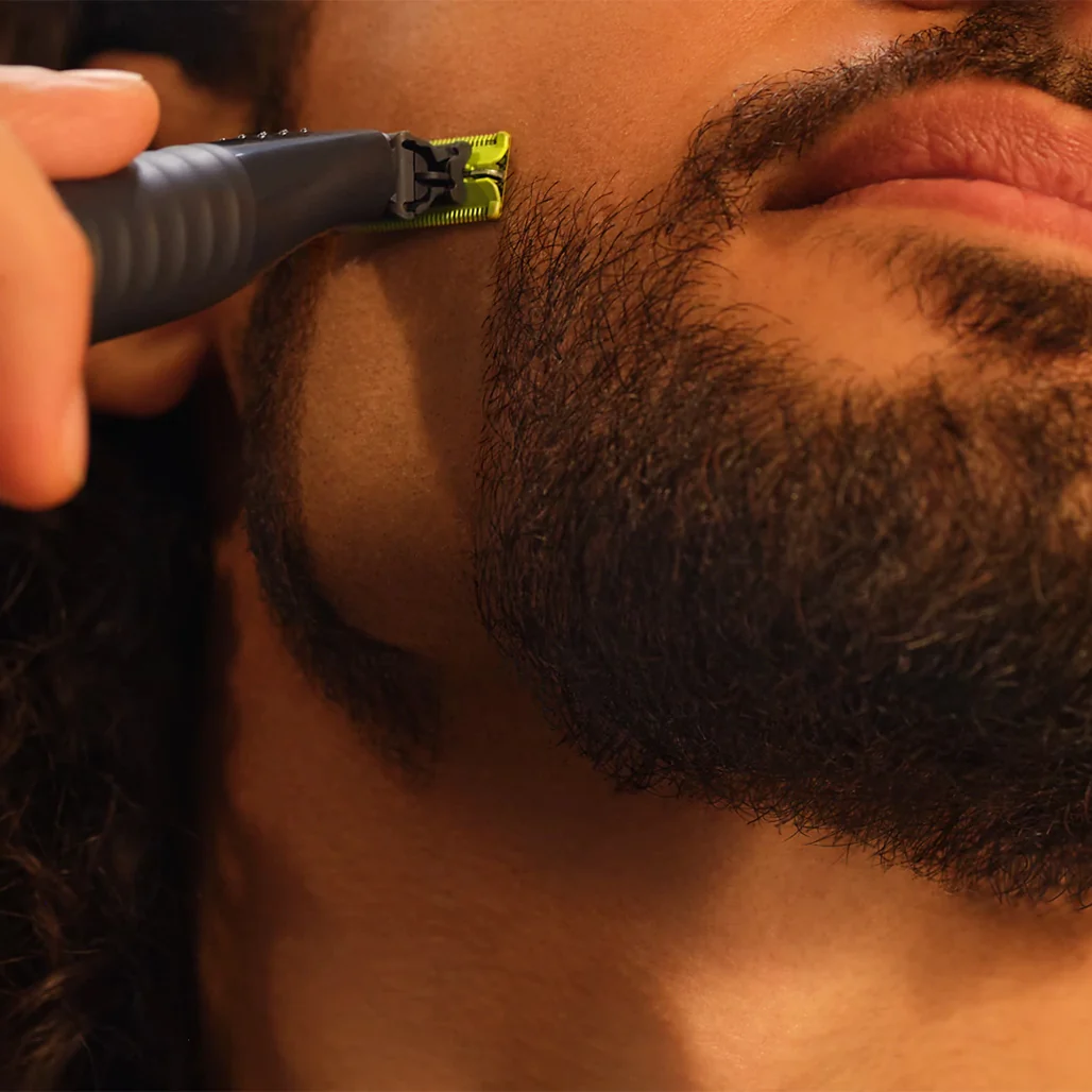 Philips OneBlade QP1424/10 – 3in1 Hybrid Face Trimmer, Shaver, and Edger - Image 3