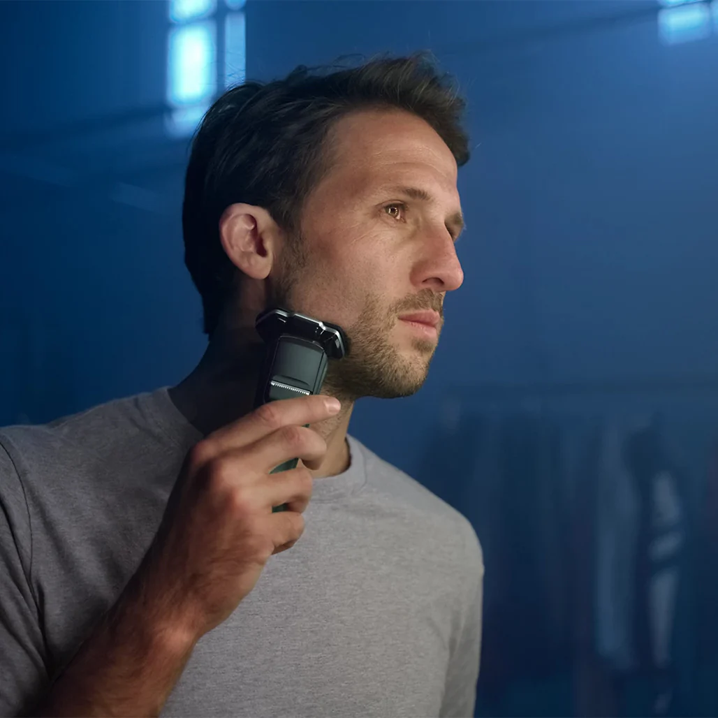 Philips Series 7000 Wet & Dry Electric Shaver S7887/55 - Image 4