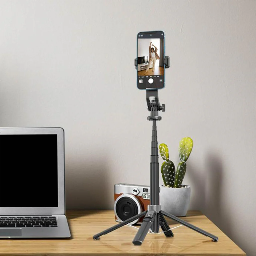 Porodo 135cm Extendable Selfie Stick with Detachable Light & 4-Leg Tripod - Bluetooth 5.2, Black - Image 4