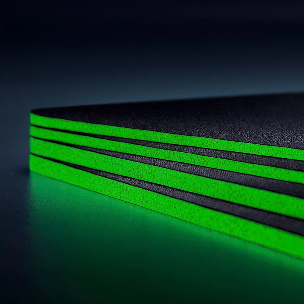 Razer Gigantus V2 - Soft Gaming Mouse Mat for Speed and Control - Image 3