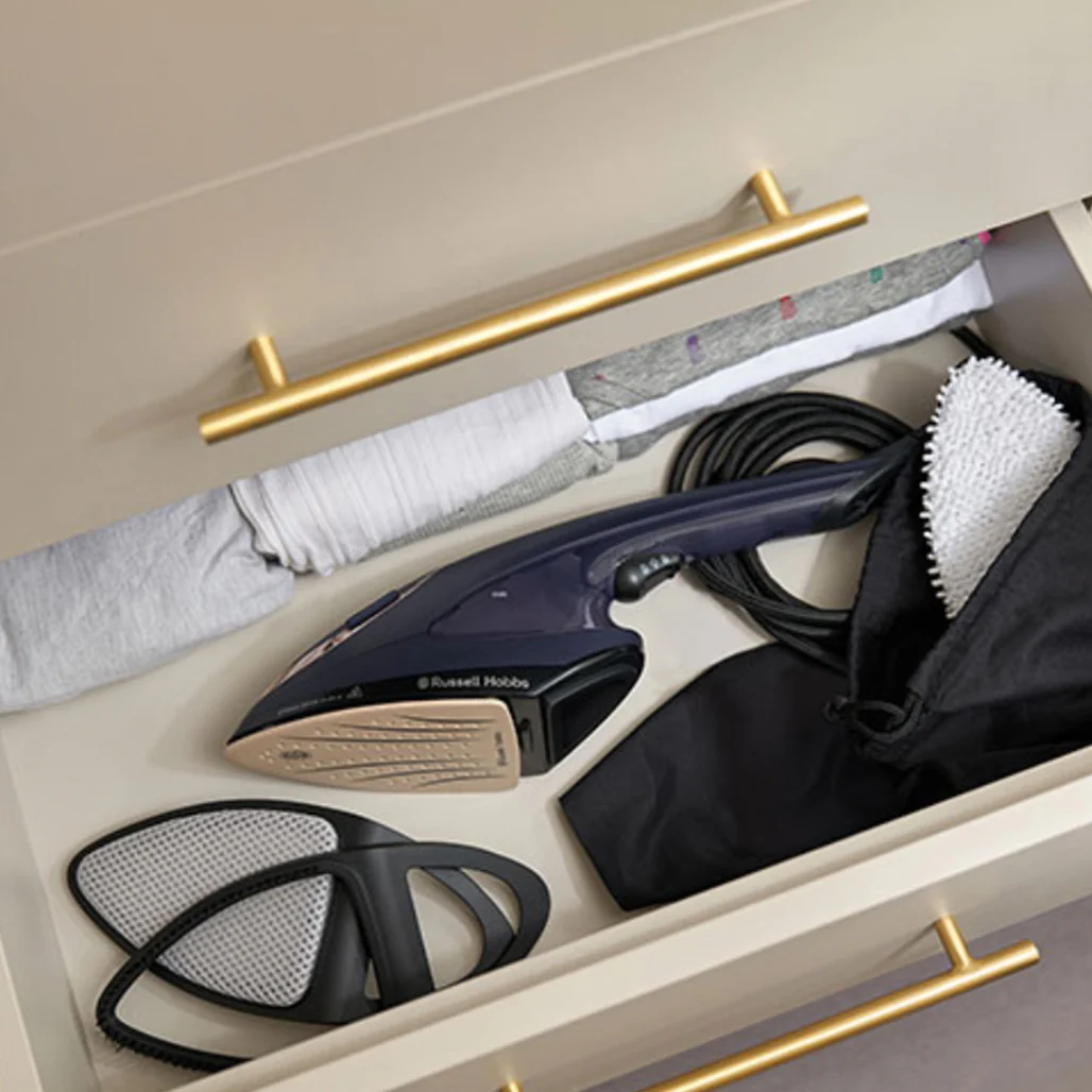 Russell Hobbs Steam Genie 2-in-1 – Handheld Steamer and Iron - Image 5